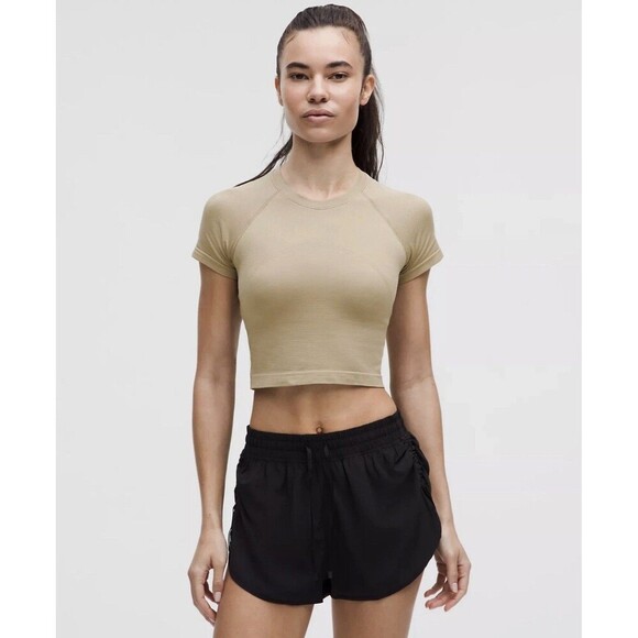 Lululemon Swiftly Tech Cropped Short Sleeve 2.0  Size 2 Color SHOK NWT - Picture 1 of 6